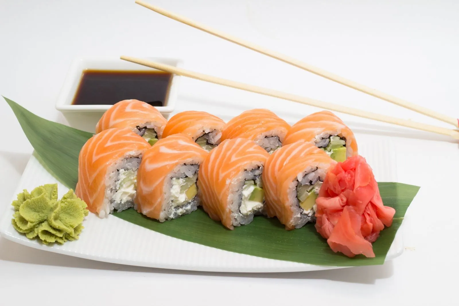 Sushi roll with salmon, cream cheese and avocado at Suki Hana Japan Restaurant in Sherman Oaks